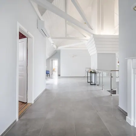 Clariss Pool & Center Отель