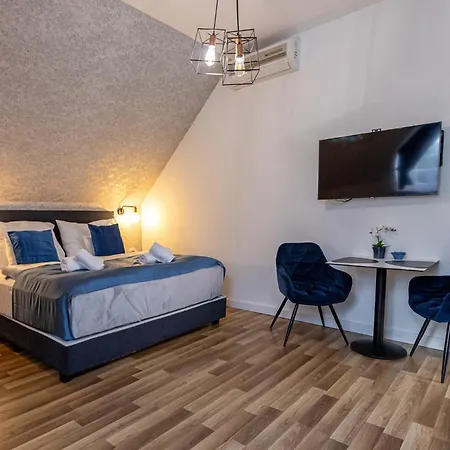 Clariss Pool & Center Отель Балатональмади