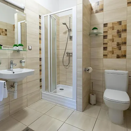 Hotel Clariss Pool & Center 4*