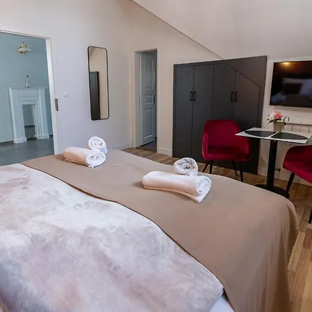 Hotel Clariss Pool & Center 4*