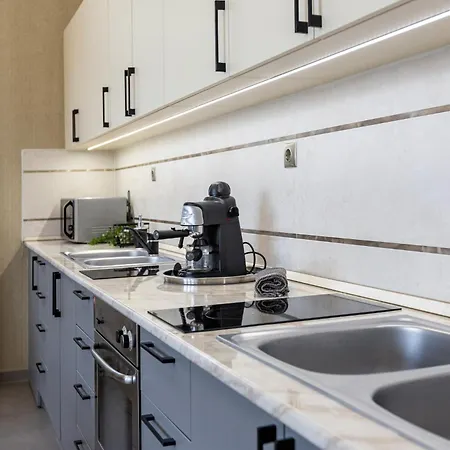 Clariss Pool & Center Отель Балатональмади