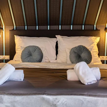 Clariss Pool & Center 4* Balatonalmadi