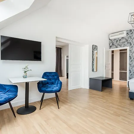 Clariss Pool & Center Отель Балатональмади