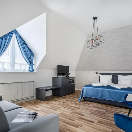 Hotel Clariss Pool & Center 4*