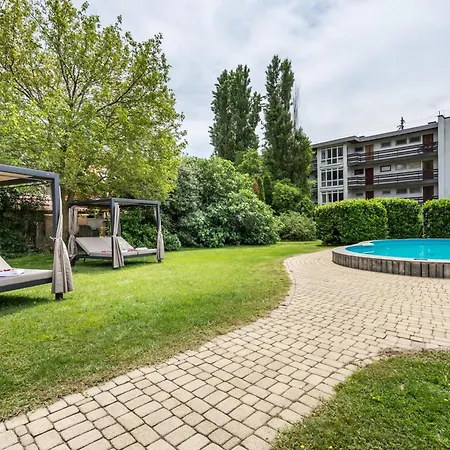 Отель Clariss Pool & Center Балатональмади