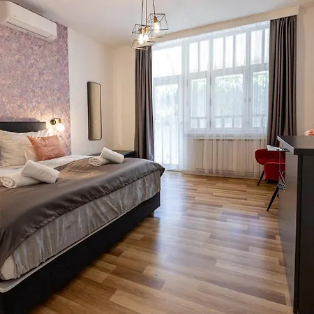 Hotel Clariss Pool & Center Balatonalmadi