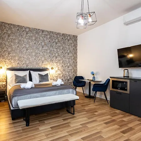 Clariss Pool & Center 4* Balatonalmadi