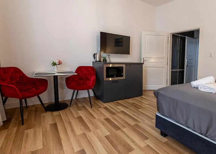 Ξενοδοχείο Clariss Pool & Center 4*